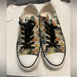 Floral Converse Size 9